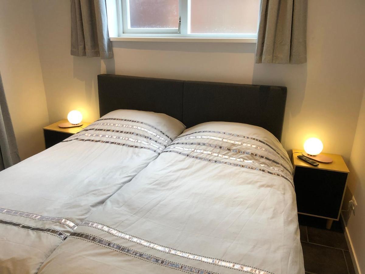 Bed and Breakfast 'T Posthuys Leens Exterior foto